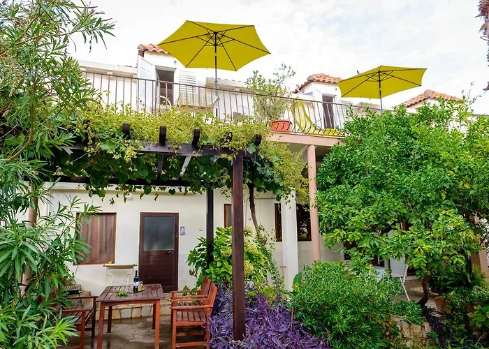 Garden דירה קאבטאט