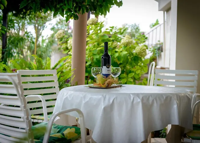 Garden דירה קאבטאט